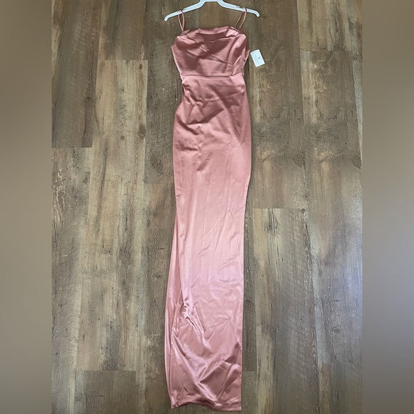 Windsor rose gold formal dress. - Picture 1 of 5